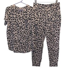 Lates by Kate Leopard Print Pajama Set Loungewear Short Sleeve Pants Pockets